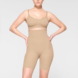 COPY - SKIMS SIZE L HIGH-WAISTED ABOVE THE KNEE SHORT NWOT
